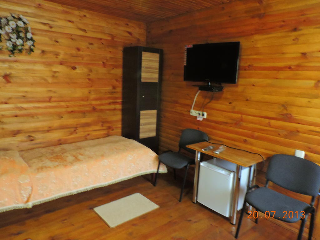 Slavutich Hotel Нова Каховка Стая снимка