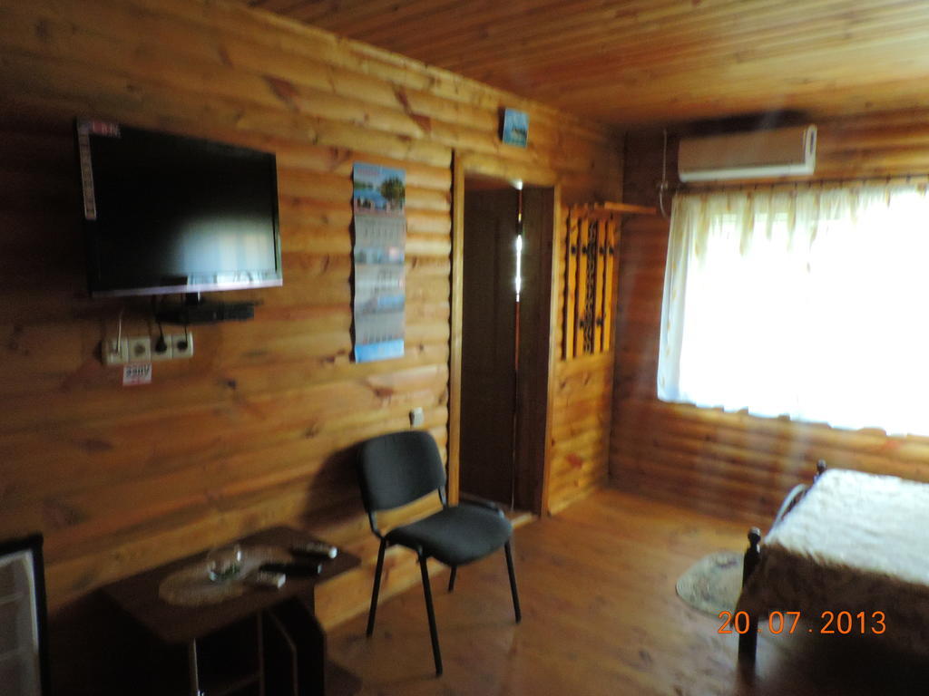 Slavutich Hotel Нова Каховка Стая снимка