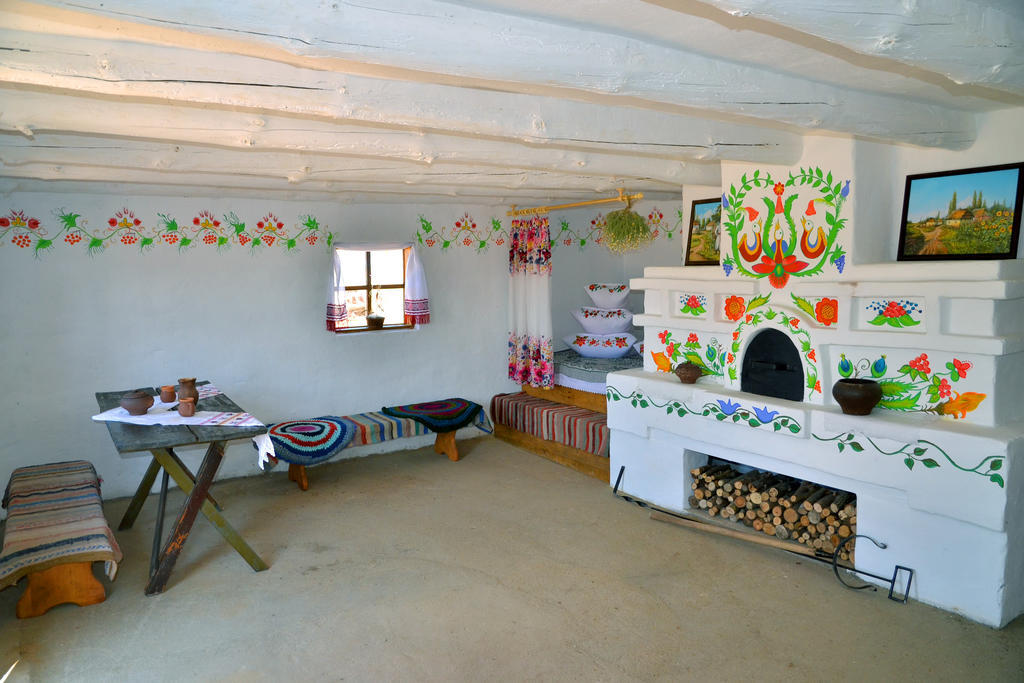 Slavutich Hotel Нова Каховка Екстериор снимка
