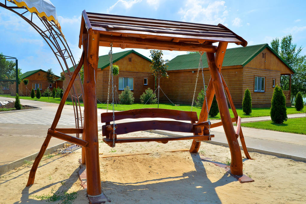 Slavutich Hotel Нова Каховка Екстериор снимка